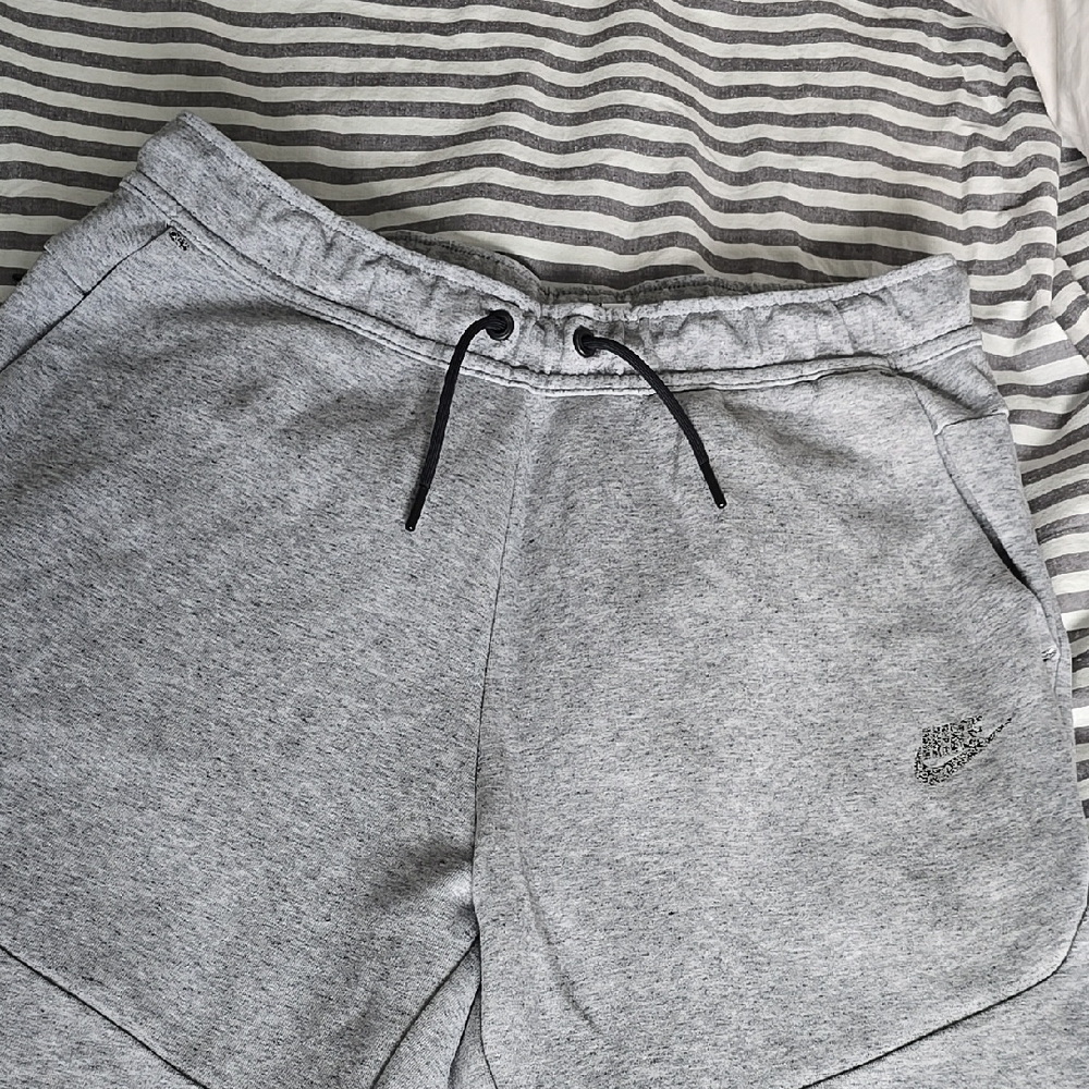 Nike Tech Heather Gray Joggers Men Size Large